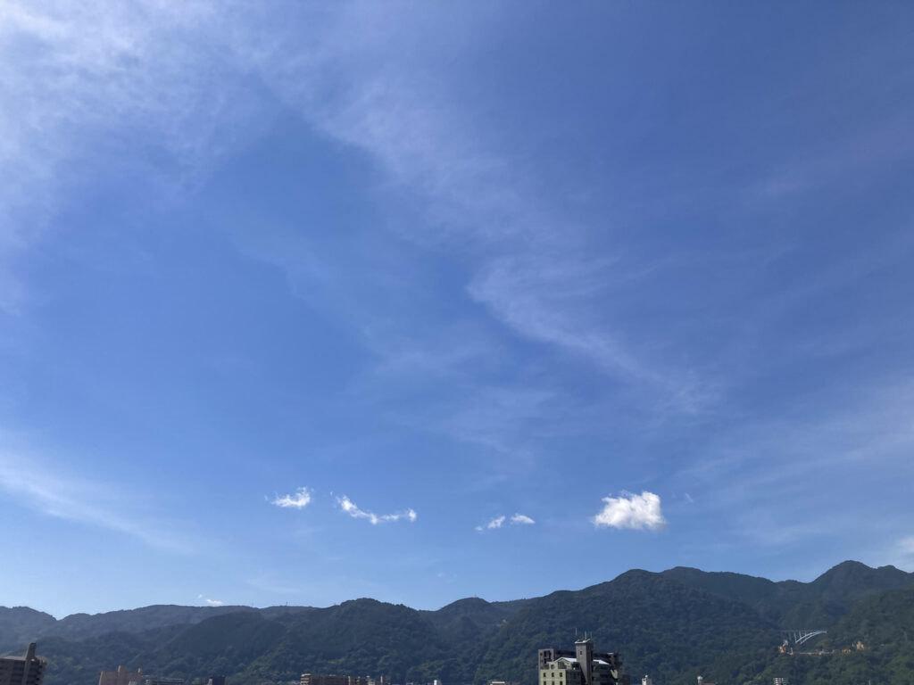 「ブログ ろっかん日和なひより」夏の終わりをアップ