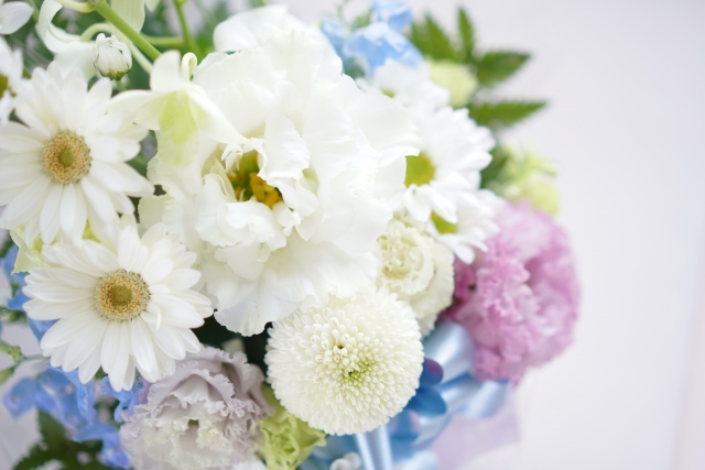 法事のイメージ（風呂敷包み）